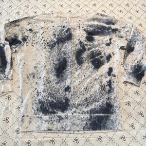 Lululemon white and blue patterned crewneck sweatshirts size 2